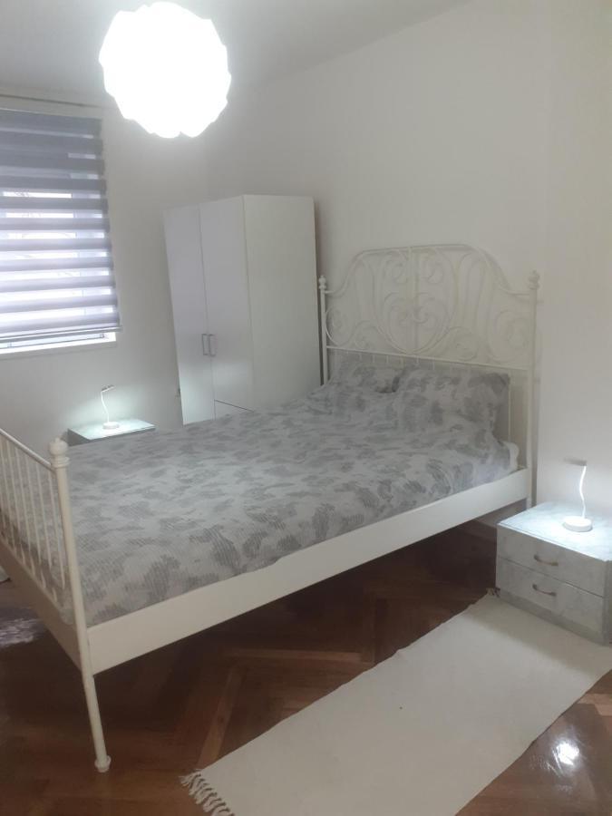 Apartman Jovana Сремска-Митровица Экстерьер фото